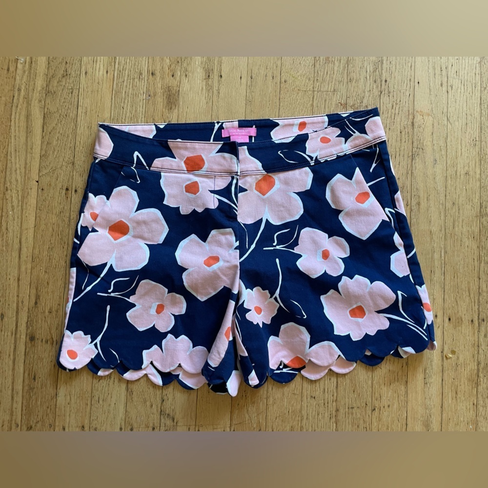 Isaac Mizrahi Navy and Pink Patterned Shorts scallop edge
